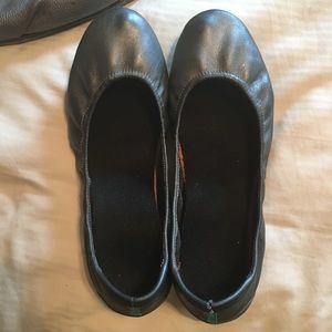 Metallic Pewter Tieks - size 9